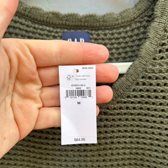 Gap Khaki Crochet Sweater, BNWT, size M - Picture 9 of 10